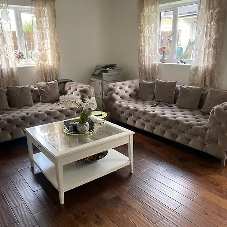 Apartment Manor House *